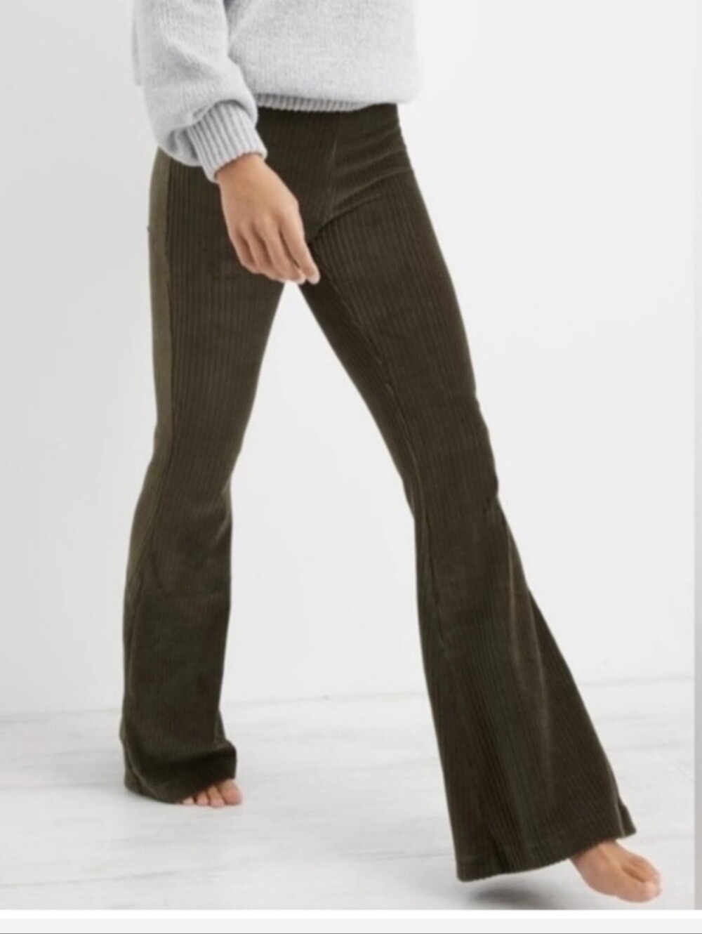 Aerie Real Good Groove-On Velour High Waisted Flare Pant Green Size Large Nwt